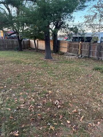 $199,000 | 1205 Fox Run Drive, Florissant, MO 63033