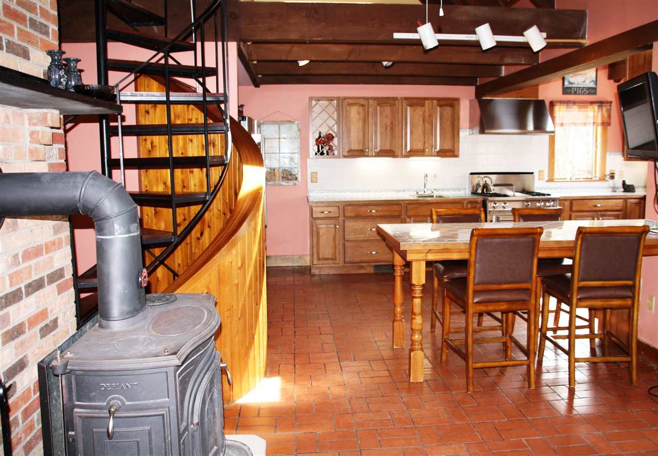 387 Mitchell Road Shrewsbury, VT 05738 - Photo 8 of 36