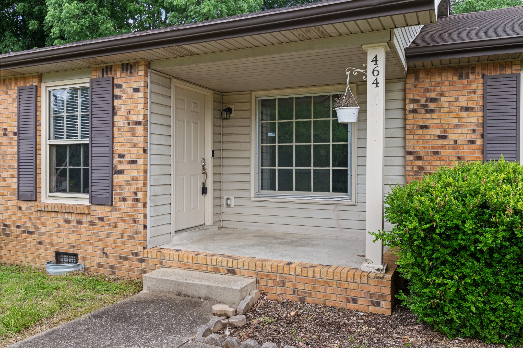 464 Pollard Road Clarksville, TN 37042 - Photo 3 of 26 Gallery Image 3