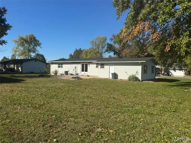 $269,000 | 102 Debra Drive, Albers, IL 62215