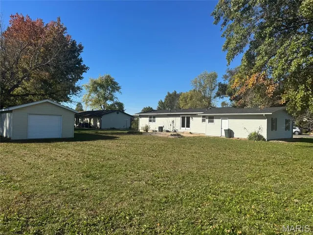 $269,000 | 102 Debra Drive, Albers, IL 62215