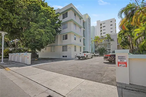 $399,000 | 1751 Washington Avenue, Unit 1F, Miami Beach, FL 33139