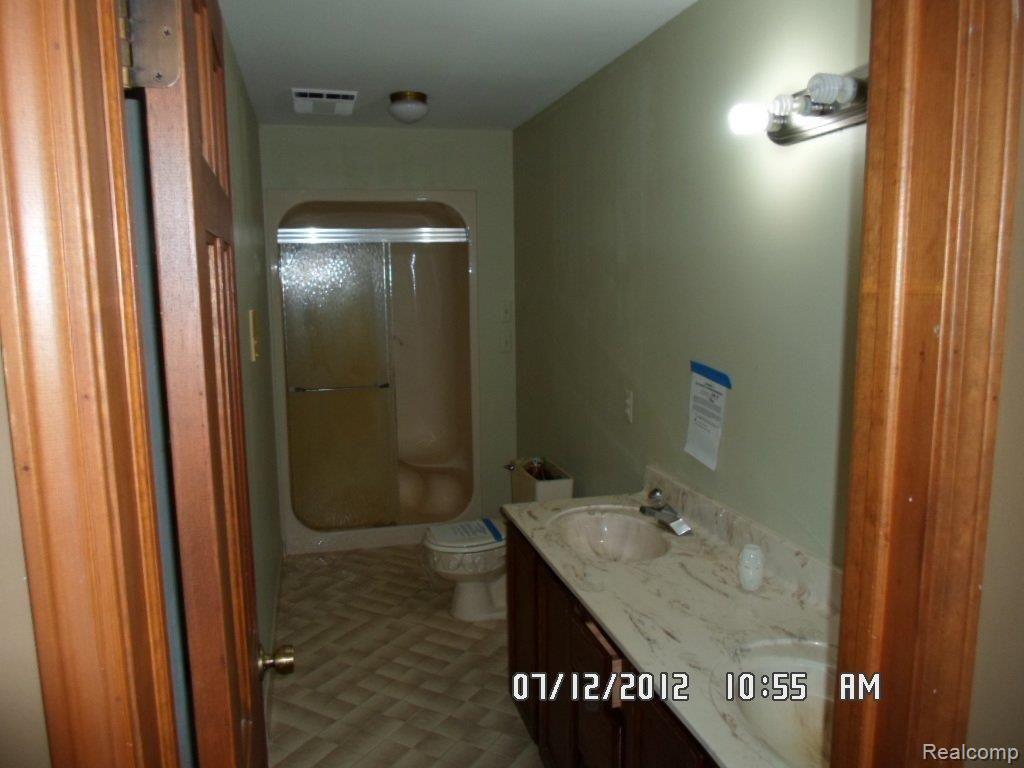 7998 perry lake rd 039.JPG