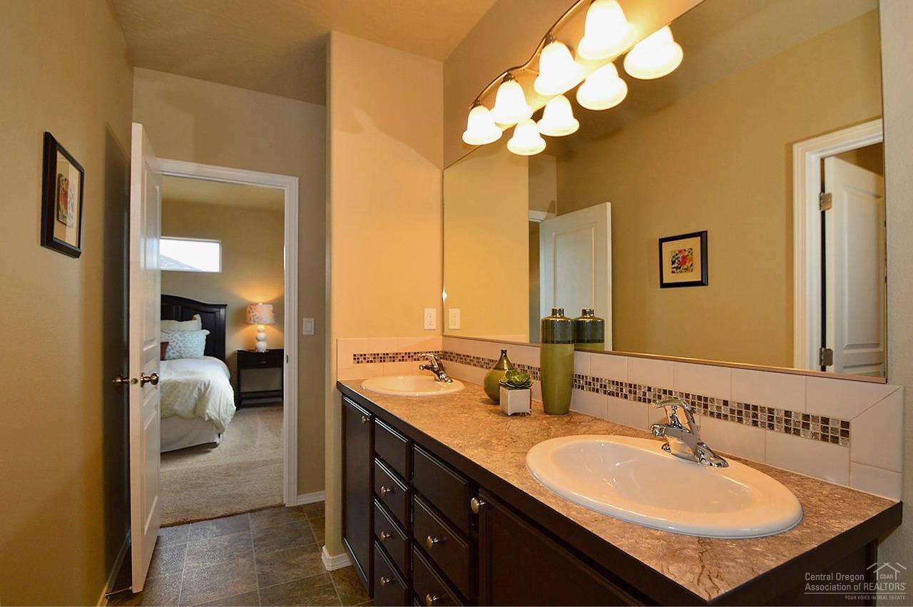 1652 Southwest 36th Way Redmond, OR 97756 - Photo 10 of 11 Additional Photo