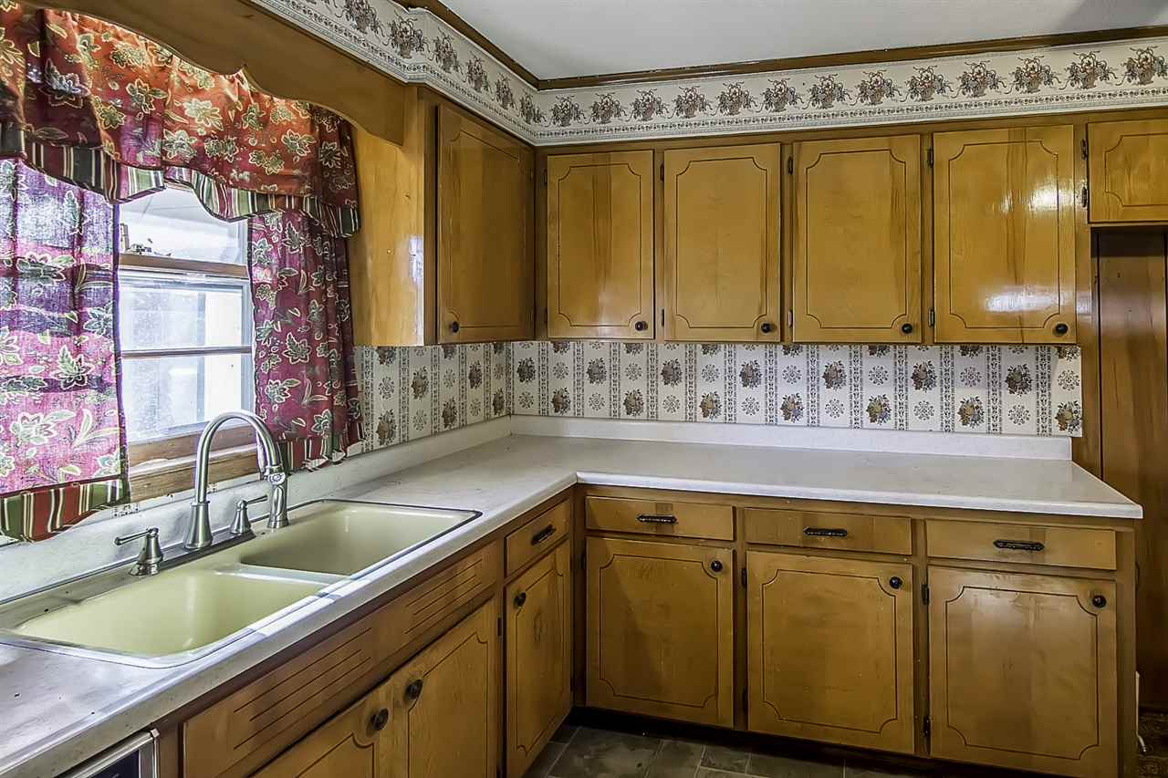 1521 Victor Hill Road Duncan, SC 29334 - Photo 8 of 36