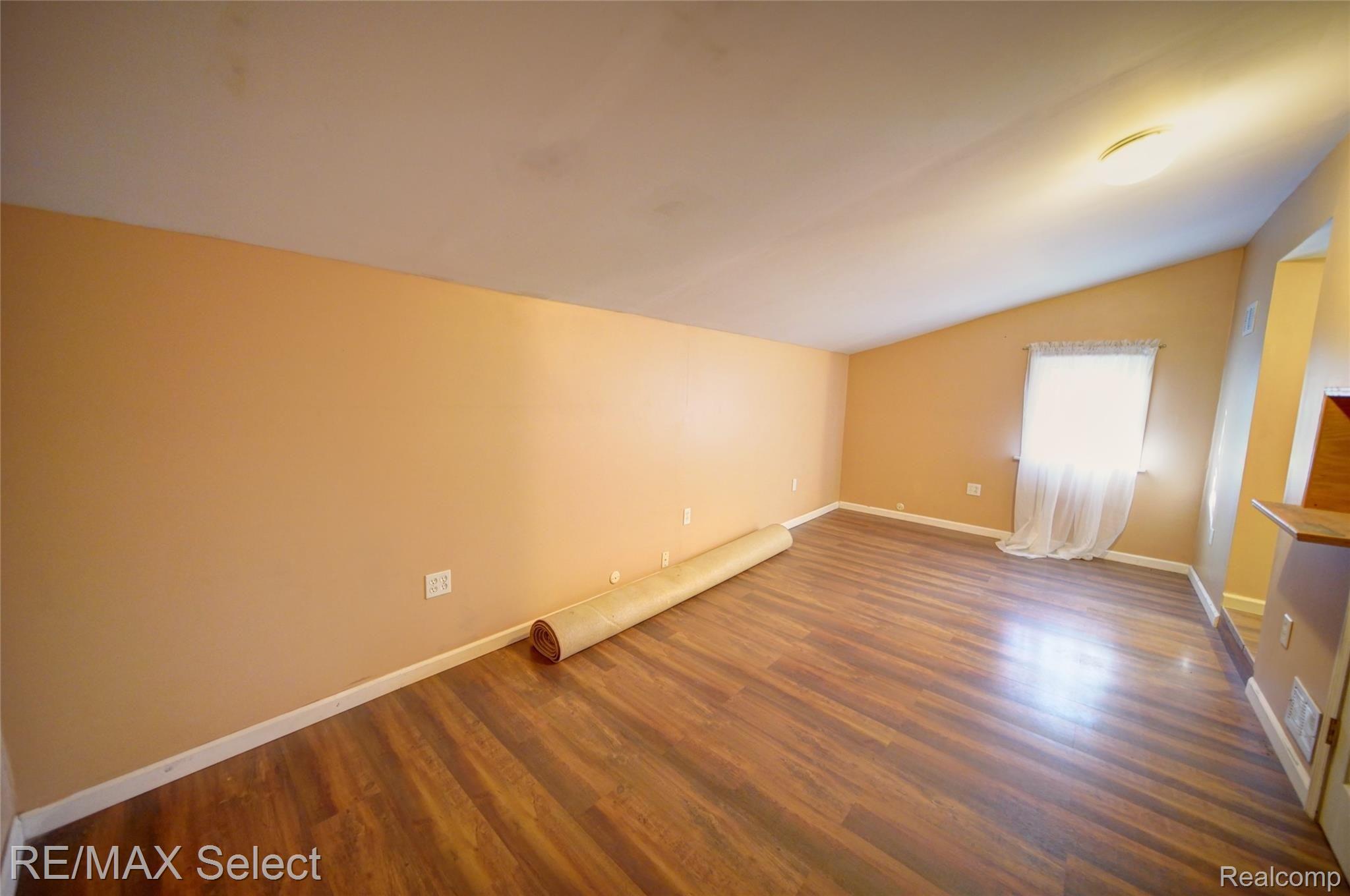 4045 East Carpenter Road Flint, MI 48506 - Photo 32 of 50 5413 N McKinley 098.jpg