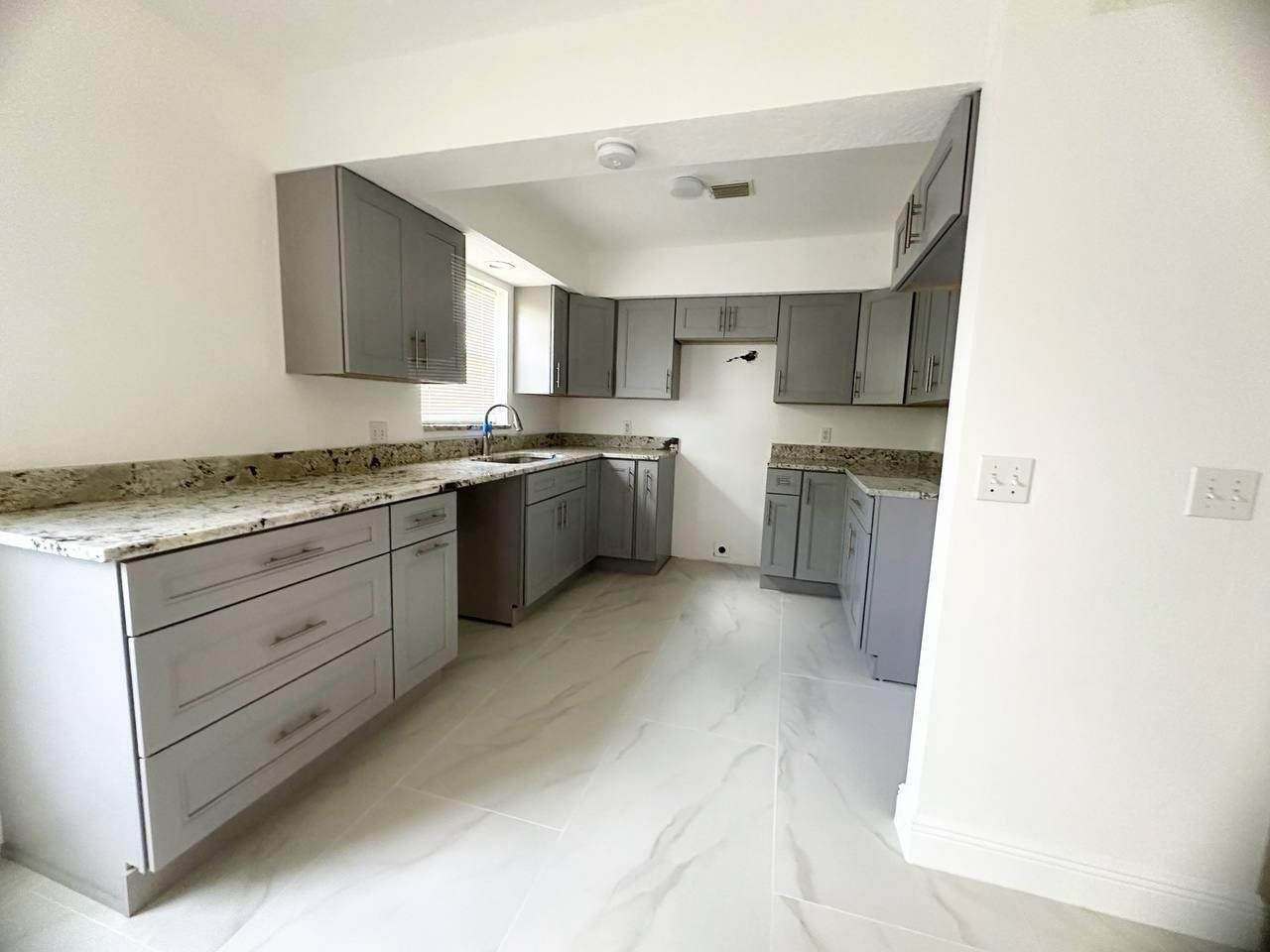 1031 Goldenrod Road Wellington, FL 33414 - Photo 15 of 19 1035