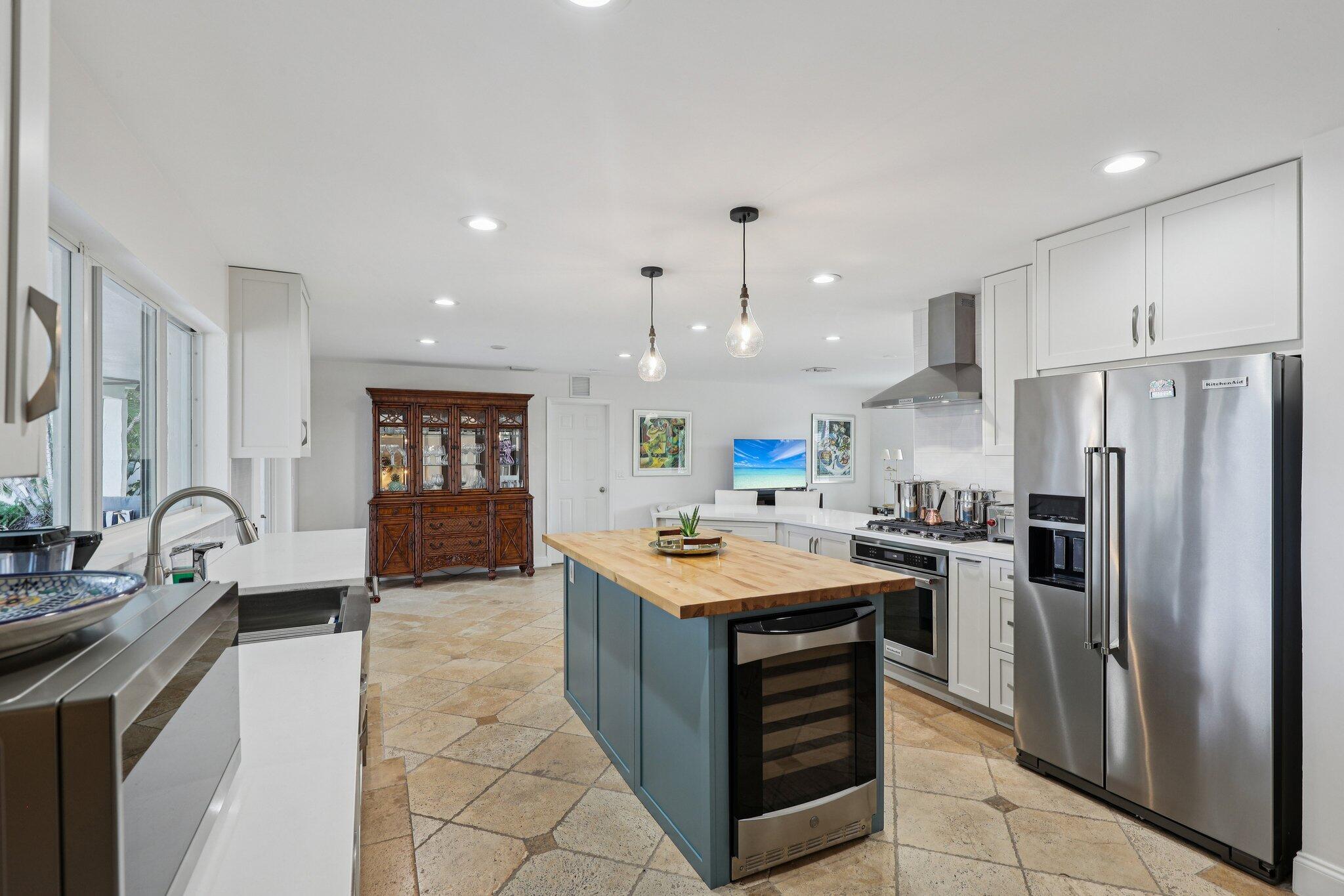 2731 Northeast 5th Street Pompano Beach, FL 33062 - Photo 17 of 91 17-web-or-mls-NE 5th St-S1510-017