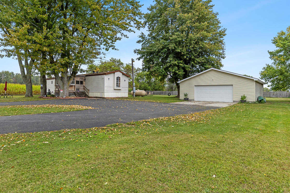369 South Shepherd Road Mount Pleasant, MI 48858 - Photo 2 of 31 IMG_1002