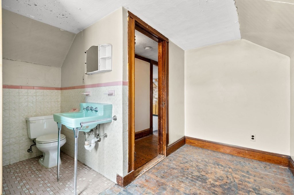 73-75 Ten Hills Road Somerville, MA 02145 - Photo 26 of 37 Gallery Image 26