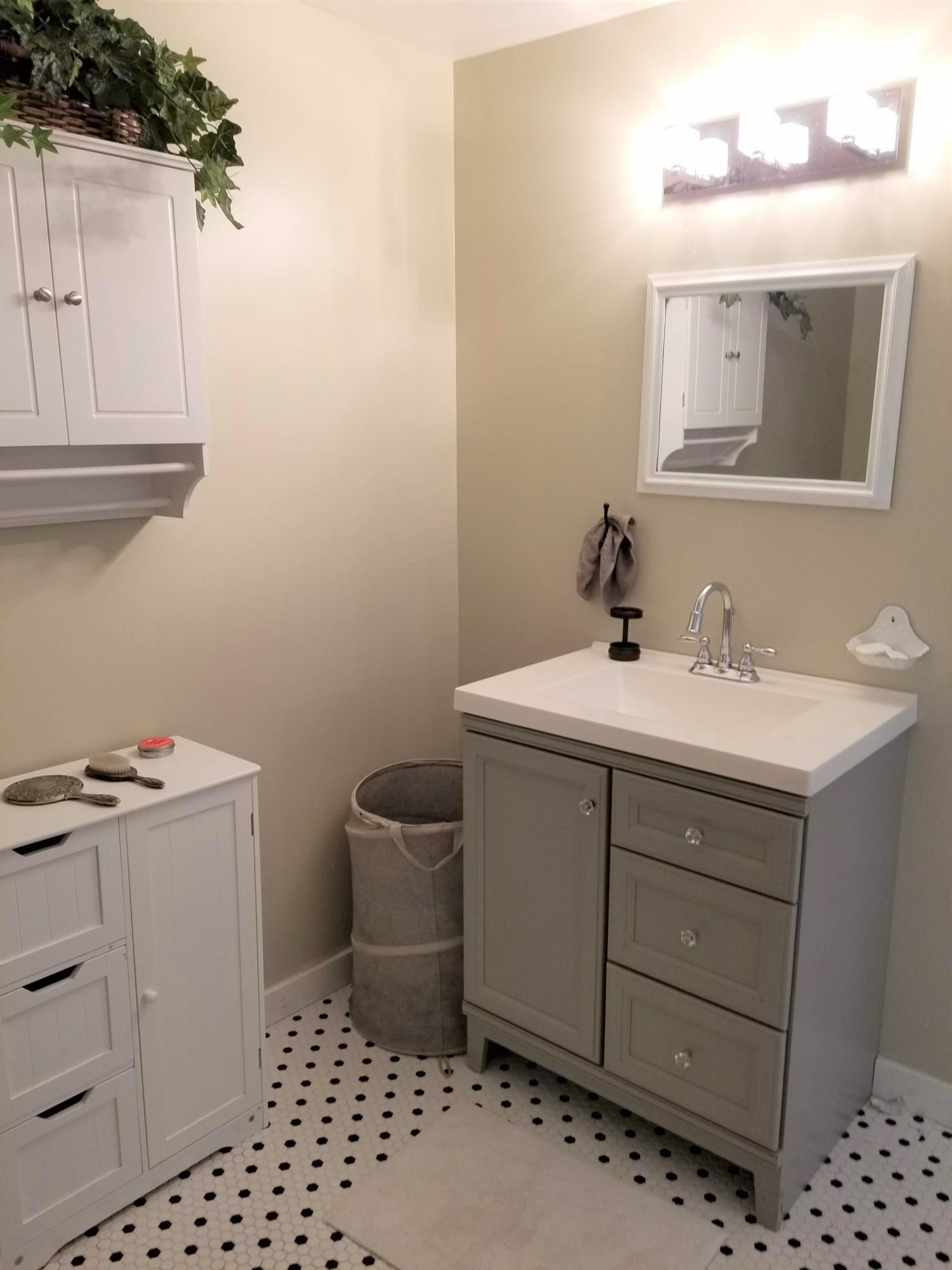 343 Paris Road Hebron, ME 04238 - Photo 37 of 50 New bathroon 1st floor