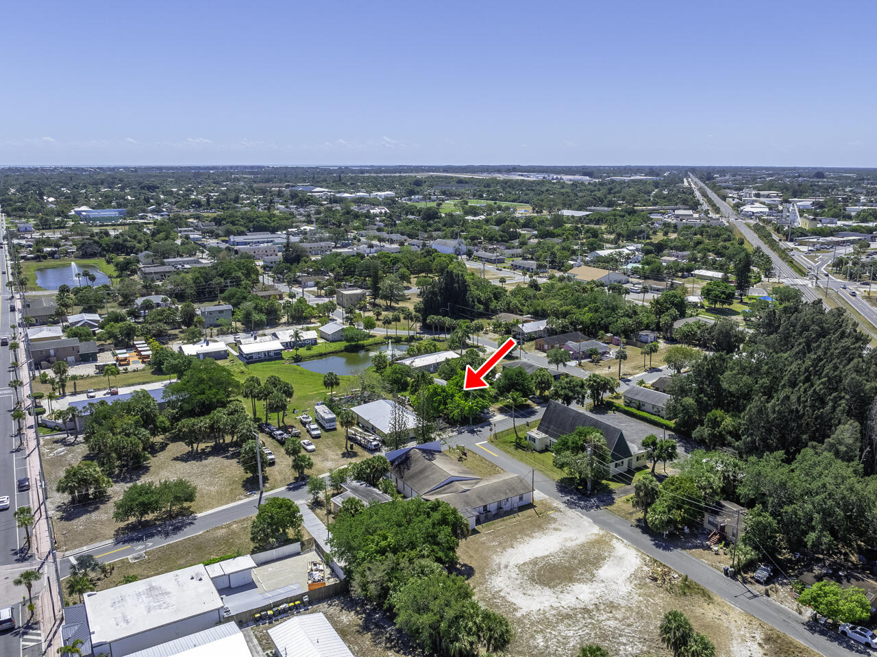 801 Central Avenue Stuart, FL 34994 - Photo 6 of 12 an aerial view of a houses with city view
