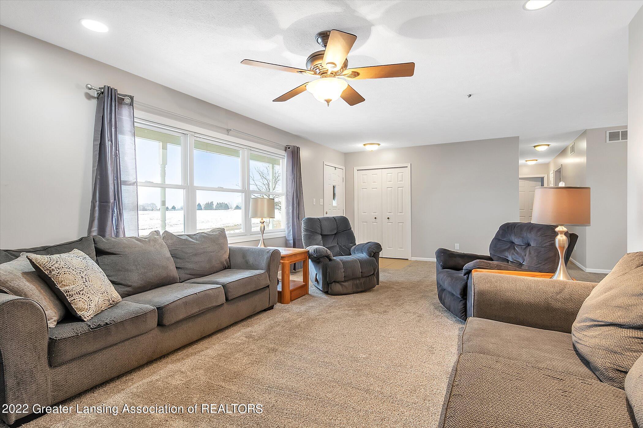 3195 Tomlinson Road Mason, MI 48854 - Photo 9 of 43 Living Room