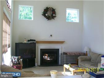 20 Mill Ridge Drive Aston, PA 19014 - Photo 4 of 10 Family Room