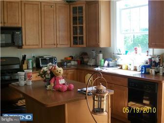 20 Mill Ridge Drive Aston, PA 19014 - Photo 5 of 10 Kitchen