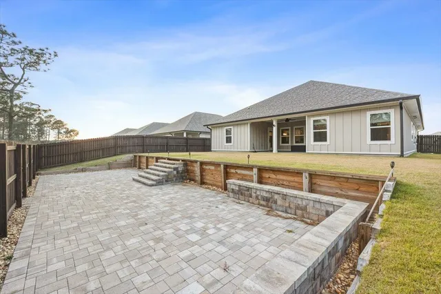 a swimming pool with mountain view