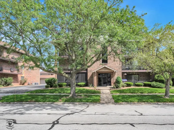 $224,900 | 8124 169th Street, Unit 1W, Tinley Park, IL 60477