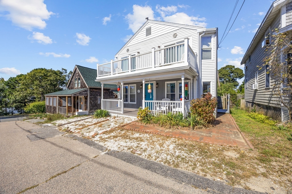 17 5th Street Wareham, MA 02558 - Photo 30 of 32 a front view of a house with garden