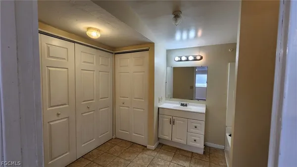 $2,000 | 2181 Brandon Street, Fort Myers, FL 33907