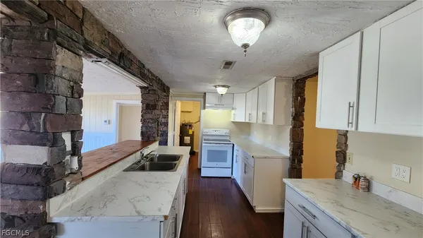 $2,000 | 2181 Brandon Street, Fort Myers, FL 33907