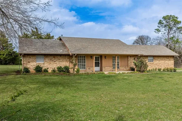$1,975 | 629 Farm To Market Road 697, Sherman, TX 75090