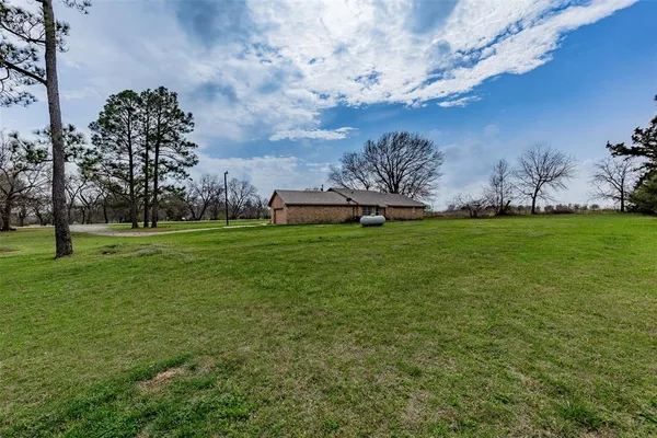 $1,975 | 629 Farm To Market Road 697, Sherman, TX 75090