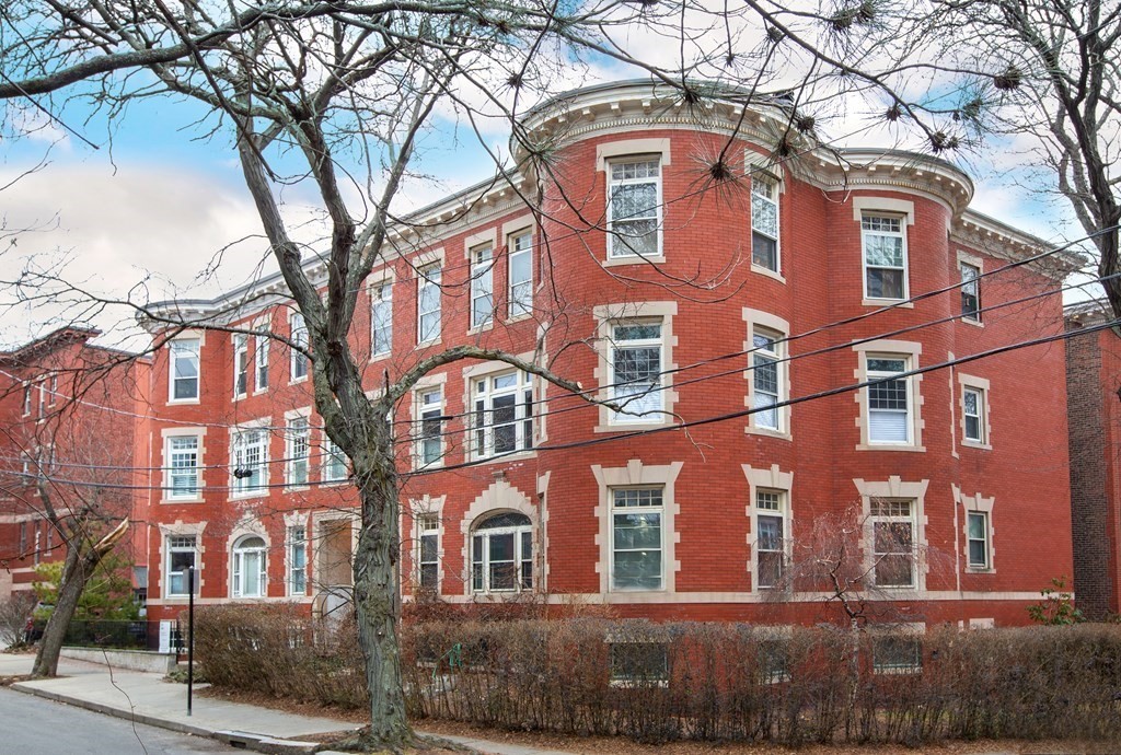 21 Strathmore Road, Unit 2 Brookline, MA 02445 - Photo 11 of 22