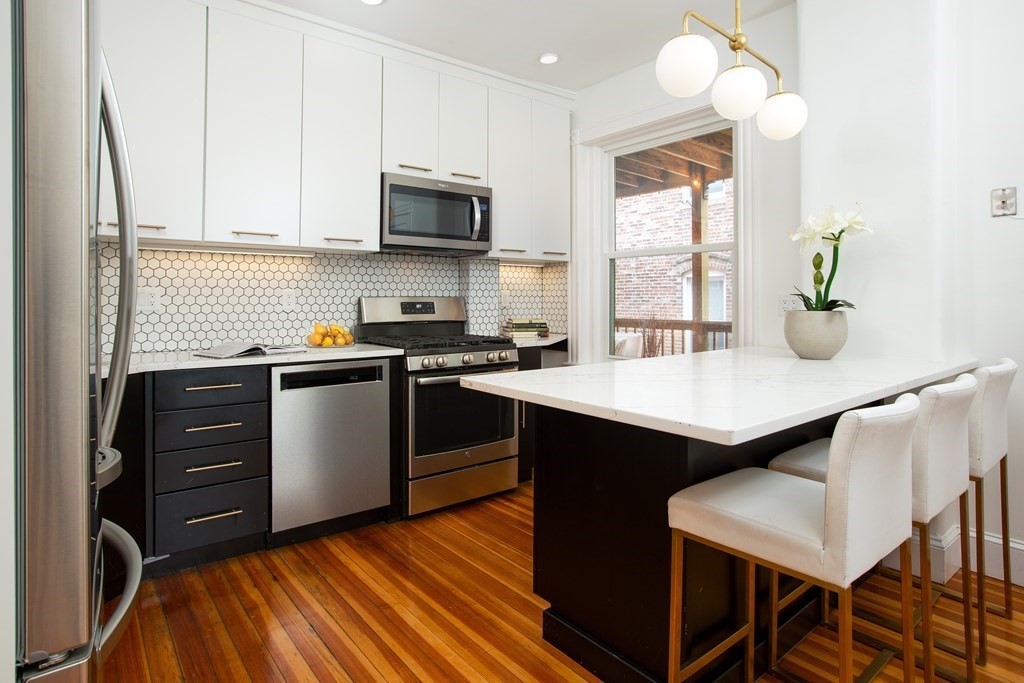 21 Strathmore Road, Unit 2 Brookline, MA 02445 - Photo 4 of 22