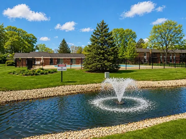 $274,800 | 3913 Saratoga Avenue, Unit 117, Downers Grove, IL 60515
