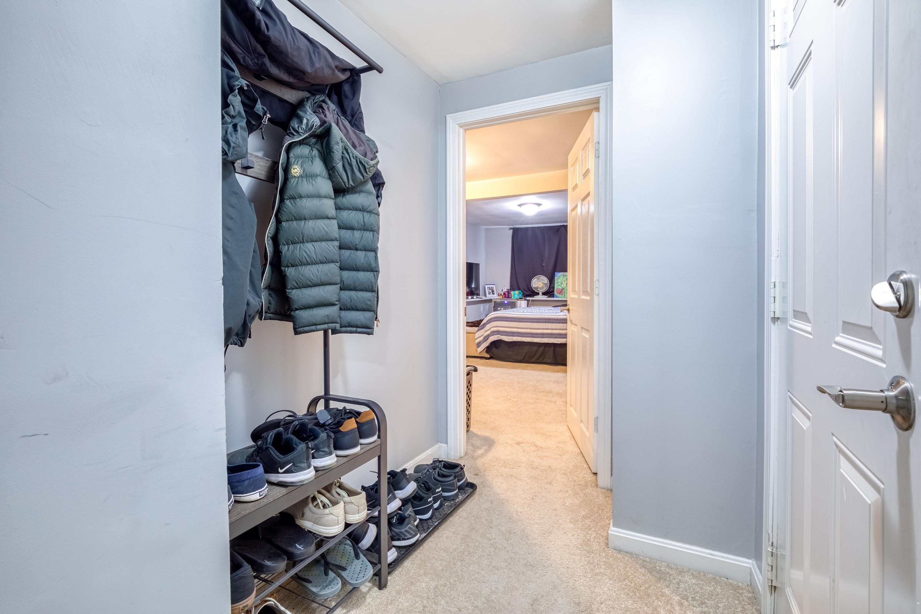 148 Robinson Road Hudson, NH 03051 - Photo 31 of 36 Gallery Image 31