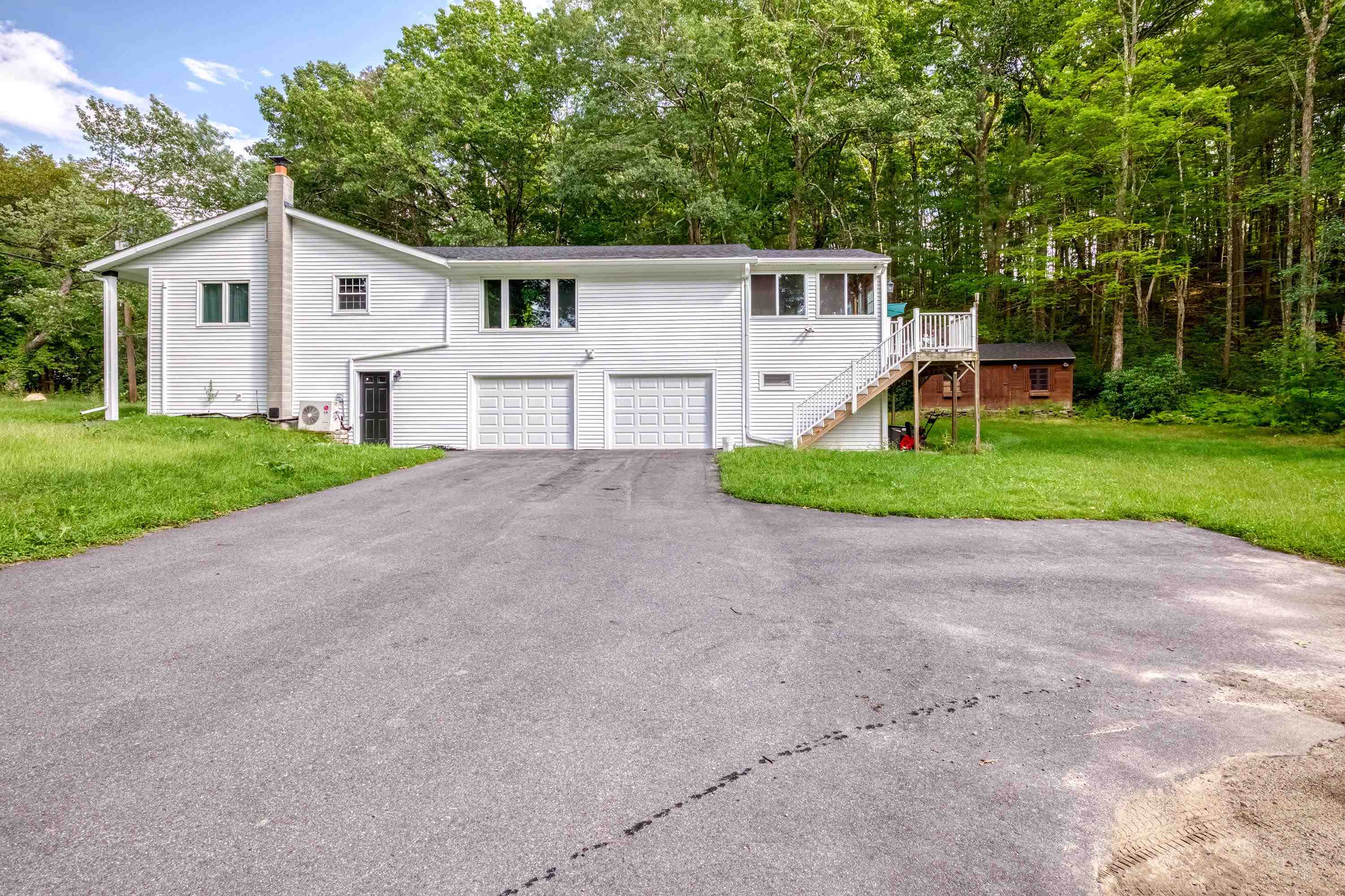 148 Robinson Road Hudson, NH 03051 - Photo 33 of 36 Gallery Image 33