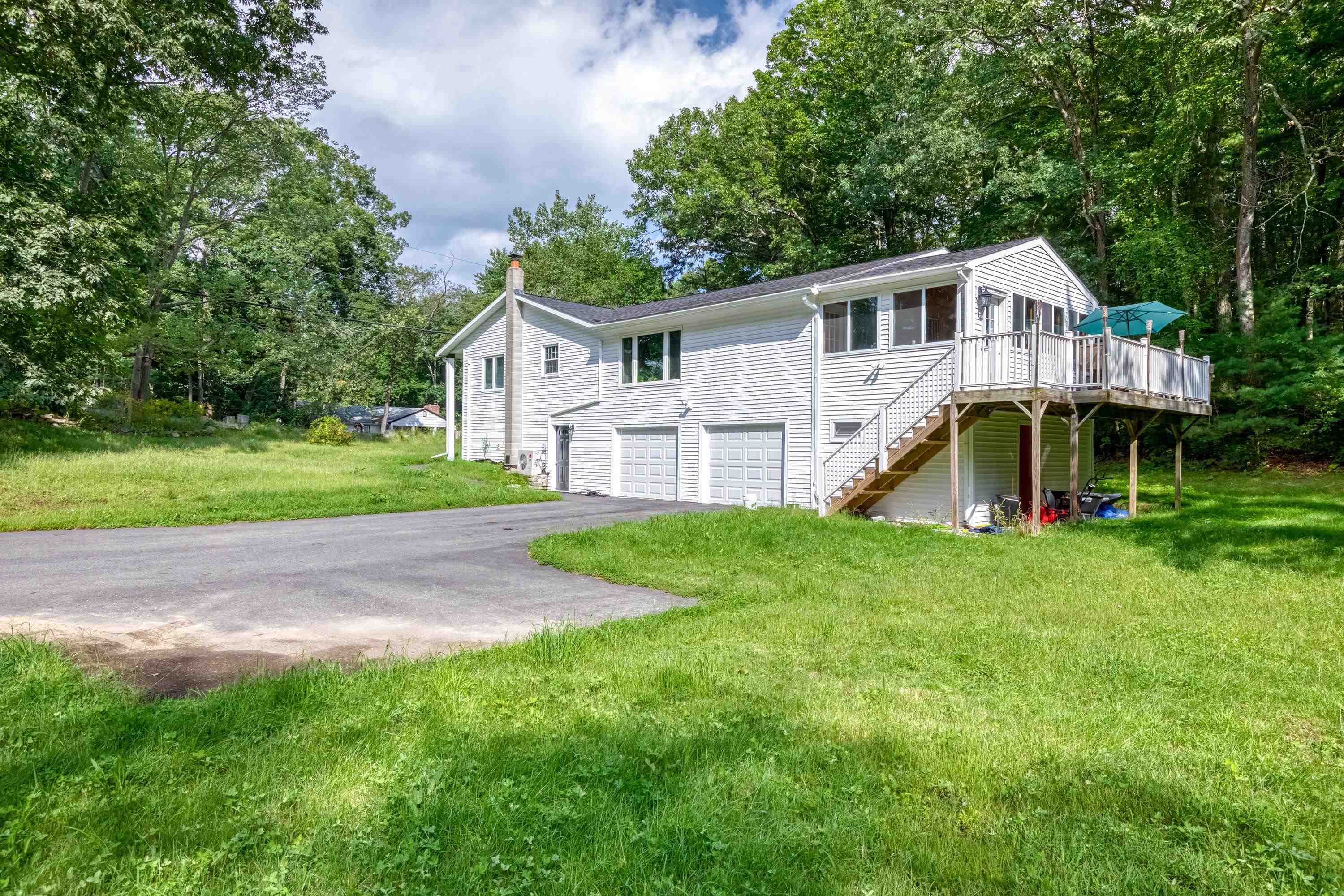 148 Robinson Road Hudson, NH 03051 - Photo 34 of 36 Gallery Image 34