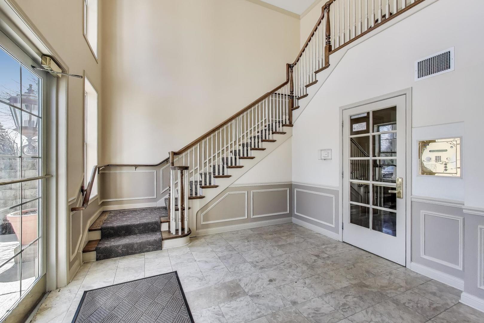 715 Astor Lane, Unit 307 Wheeling, IL 60090 - Photo 27 of 38 a view of entryway