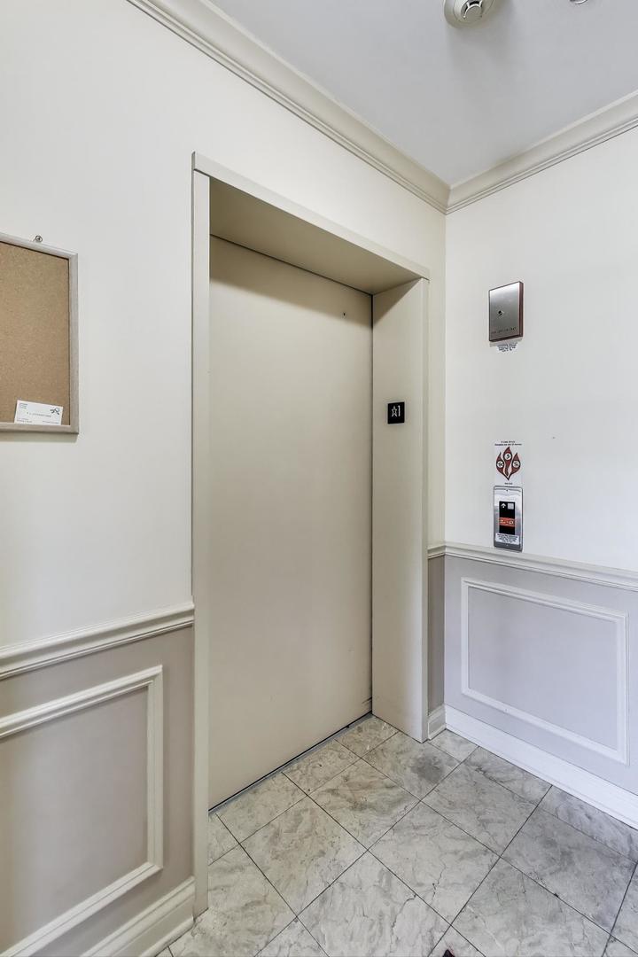 715 Astor Lane, Unit 307 Wheeling, IL 60090 - Photo 28 of 38