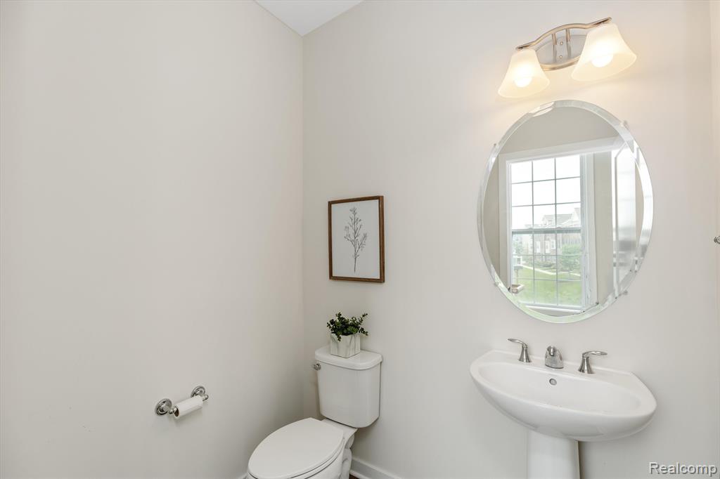 2846 Ridington Road Ann Arbor, MI 48105 - Photo 10 of 35