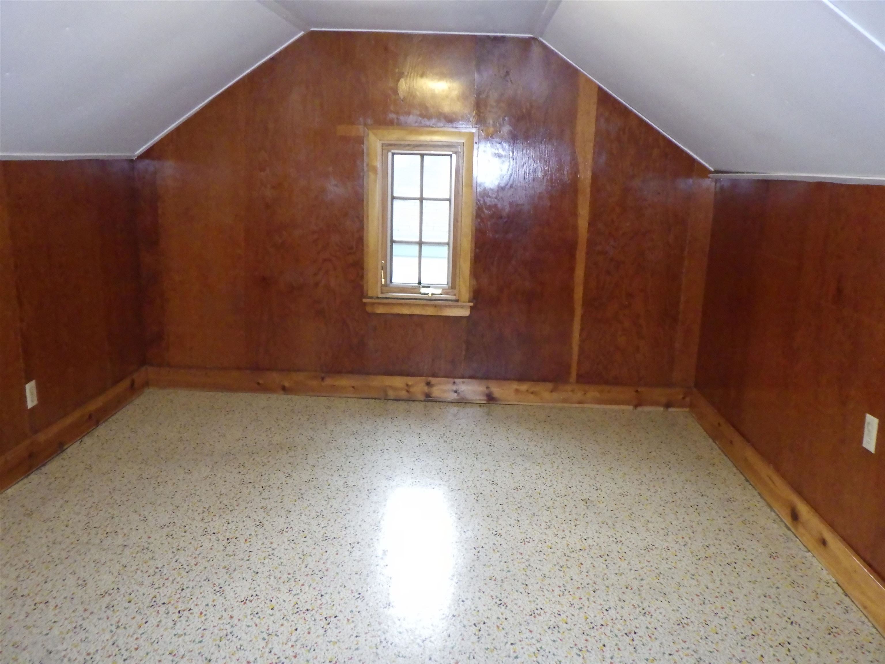 89 Torrey Street Clintonville, WI 54929 - Photo 8 of 13