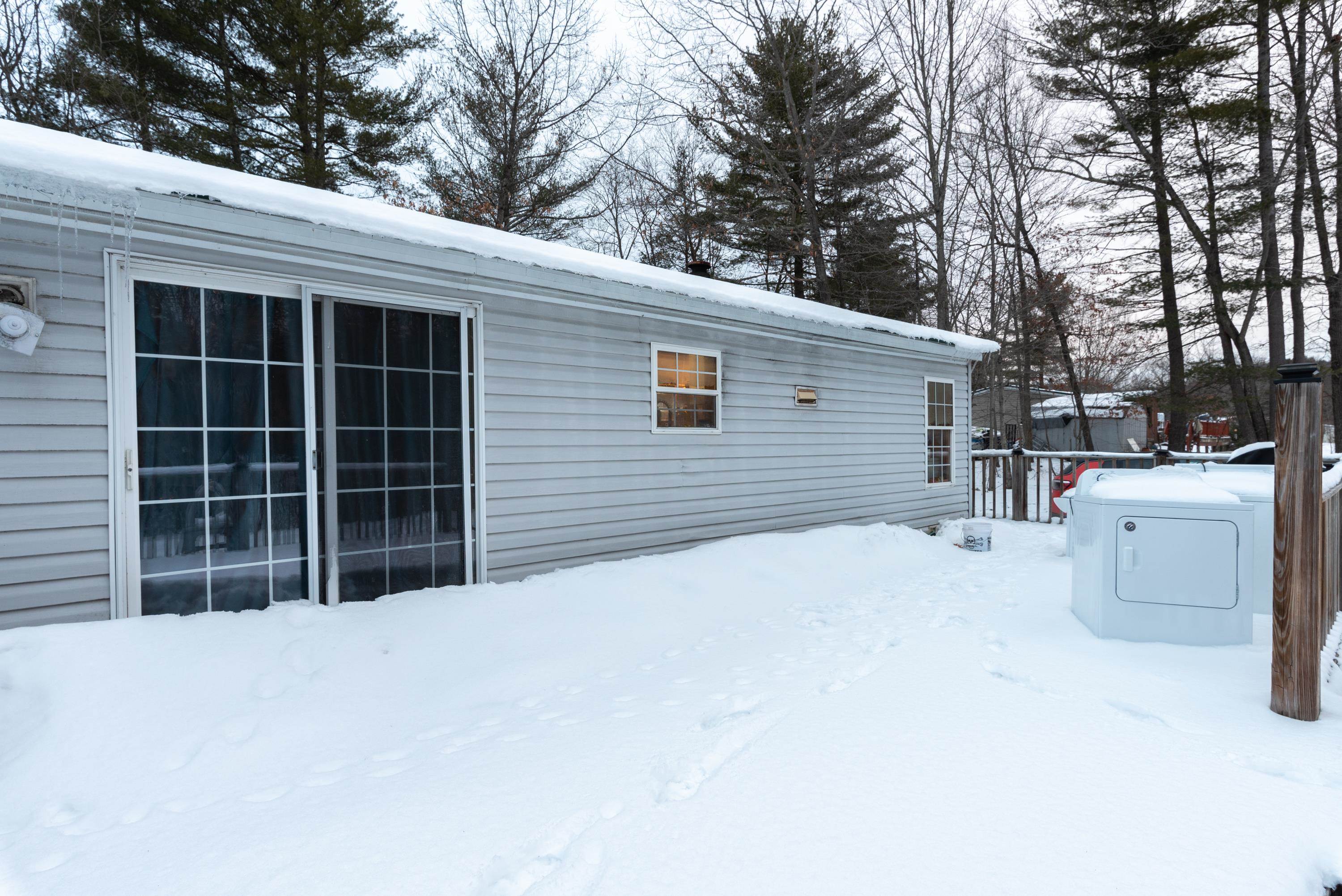 138 Middle Oxbow Road Hinsdale, NH 03451 - Photo 3 of 11