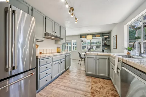 $895,000 | 5672 Torrey Pine Court, El Sobrante, CA 94803
