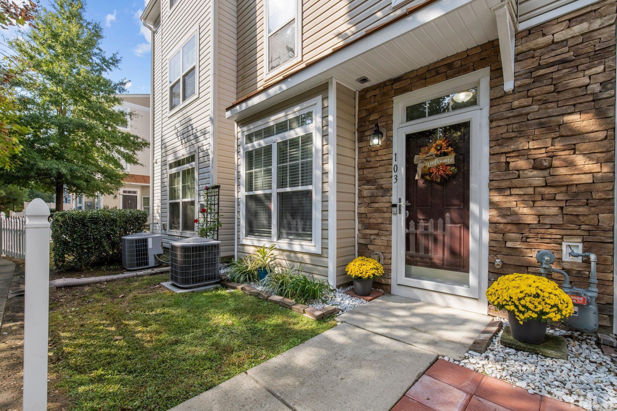 11720 Coppergate Drive, Unit 103 Raleigh, NC 27614 - Photo 5 of 21 Gallery Image 5