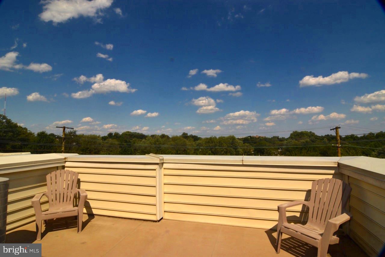 11036 Amherst Avenue Silver Spring, MD 20902 - Photo 2 of 20 FABULOUS ROOF TOP VIEWS!