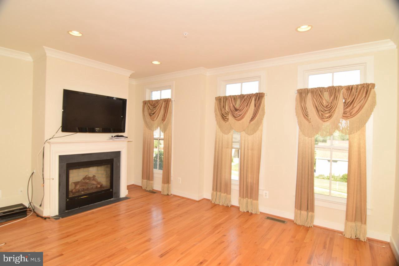 11036 Amherst Avenue Silver Spring, MD 20902 - Photo 3 of 20 FIREPLACE FOR THOSE COLD WINTER NIGHTS :)