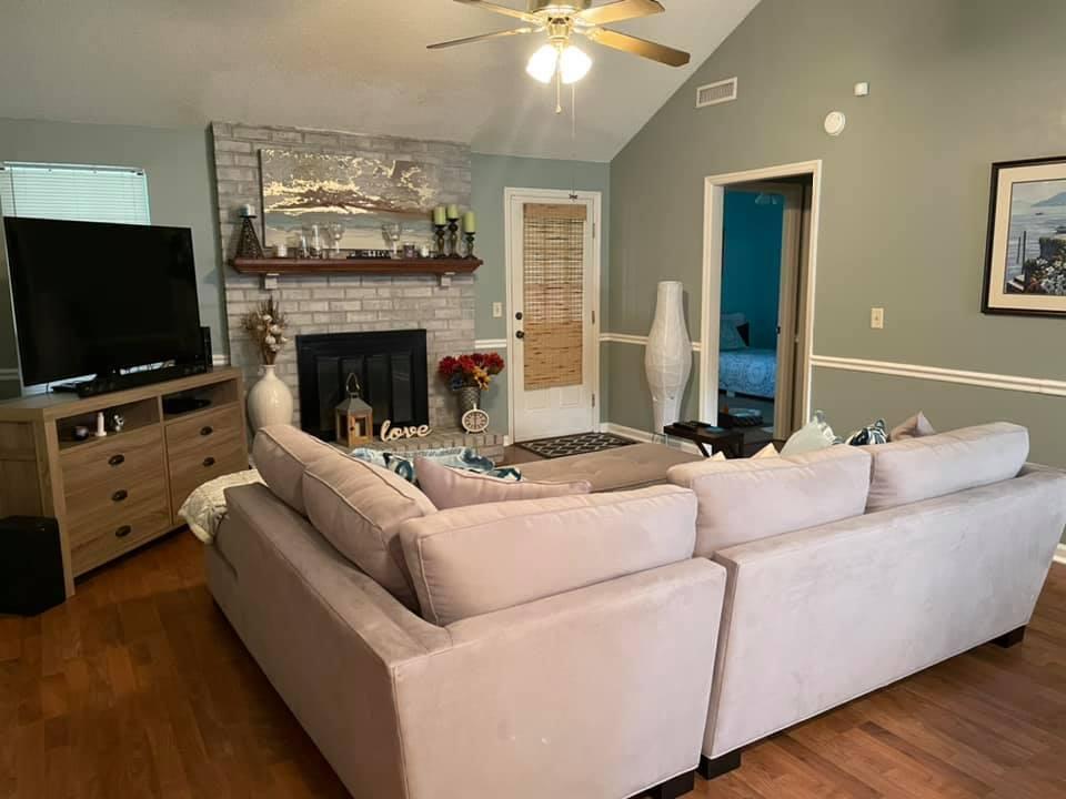 614 Oxford Road Ladson, SC 29456 - Photo 2 of 29 614 Oxford great from left hor