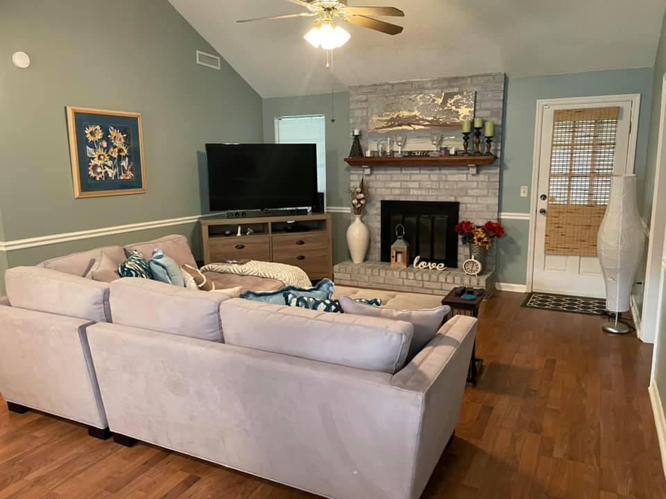 614 Oxford Road Ladson, SC 29456 - Photo 11 of 29 614 Oxford great from right hor