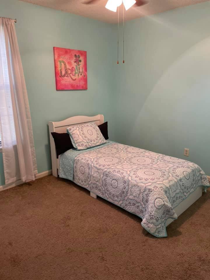 614 Oxford Road Ladson, SC 29456 - Photo 16 of 29 614 Oxford bd 3 better