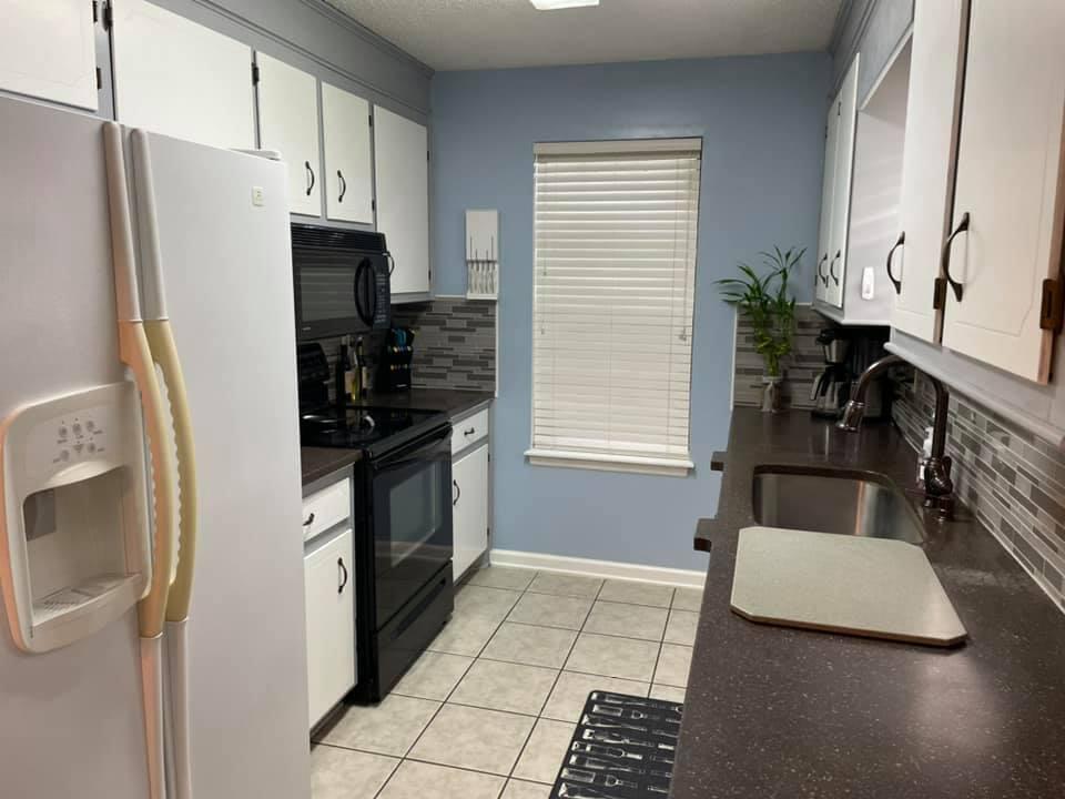 614 Oxford Road Ladson, SC 29456 - Photo 4 of 29 614 Oxford full kitchen