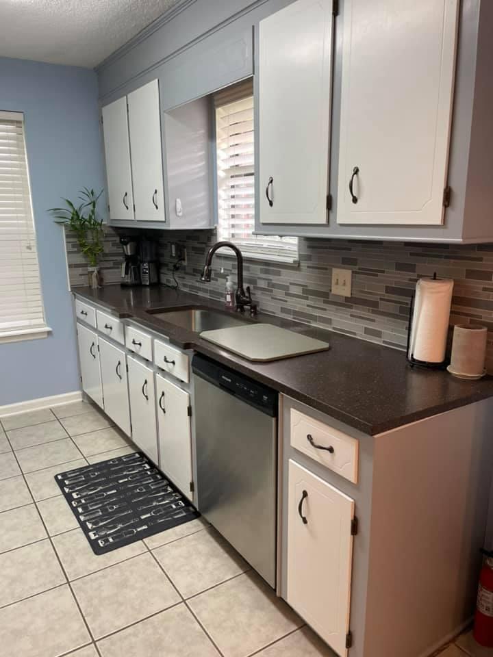 614 Oxford Road Ladson, SC 29456 - Photo 5 of 29 614 Oxford kit sink far