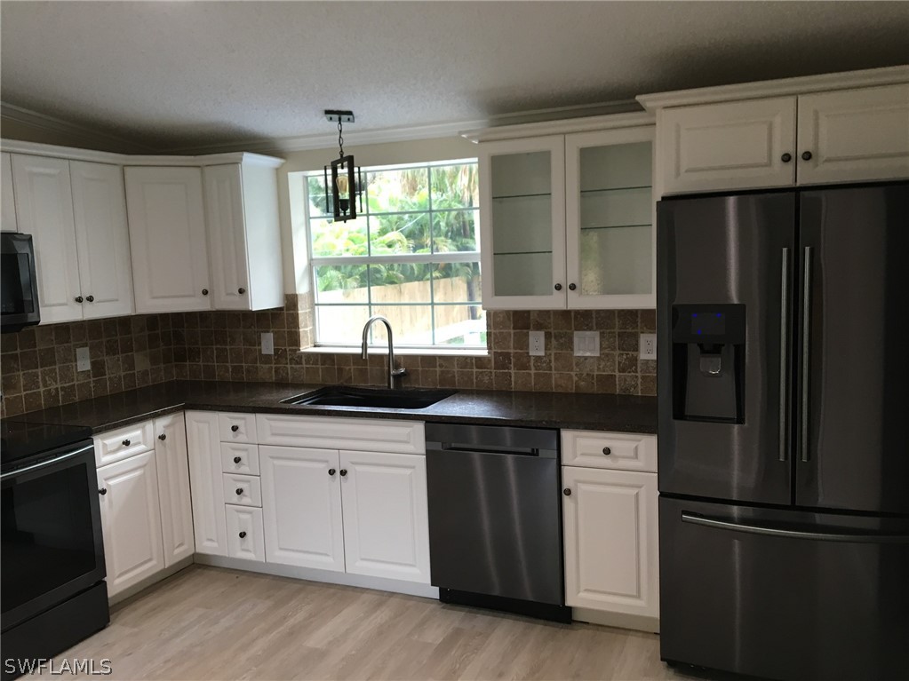 19611 Slater Road North Fort Myers, FL 33917 - Photo 10 of 35 Gallery Image 10