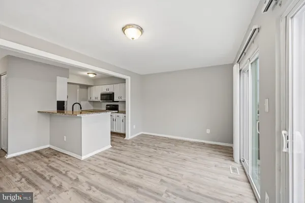 $1,995 | 40 Cobber Lane, Baltimore, MD 21229