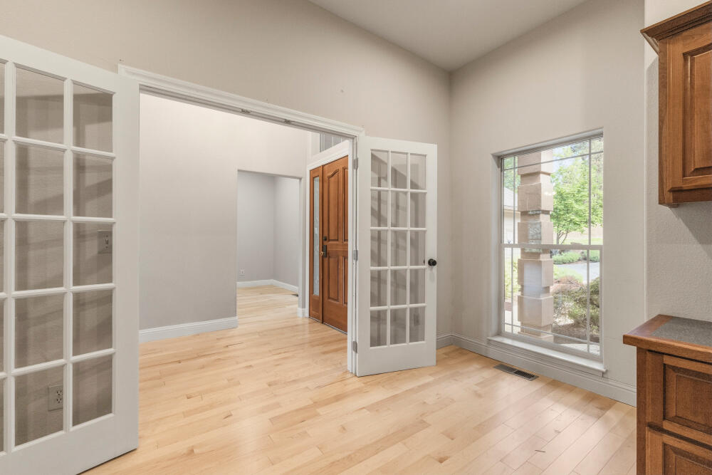 11756 Merganser Road Klamath Falls, OR 97601 - Photo 10 of 73 Glass French Doors