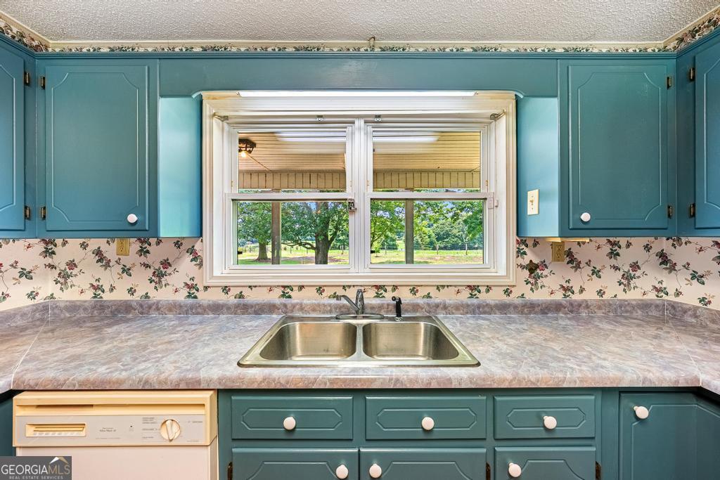481 North Fairview Road Lavonia, GA 30553 - Photo 12 of 59
